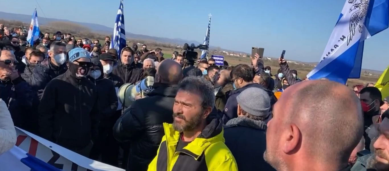 Εκατοντάδες Εβρίτες τώρα έξω από τη δομή στο ΚΥΤ Φυλακίου - Φώναξαν «Ελλάς Ελλάς ή Ταν ή επί Τας» (βίντεο)
